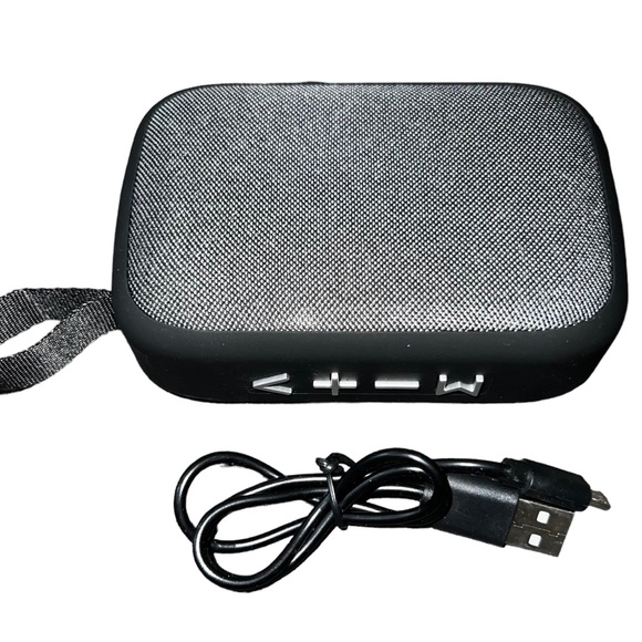 Invicta Portable Bluetooth Wireless Speaker with FM Radio - Picture 3 of 3